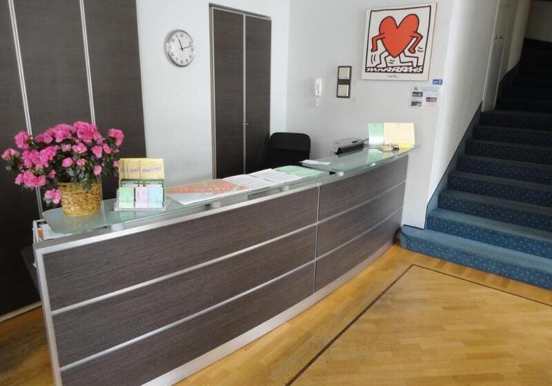 בית מלון כפרי Ferrari