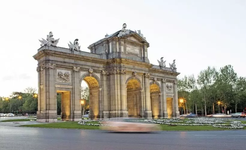 Hospes Puerta De Alcalá, A Member Of Design Hotels