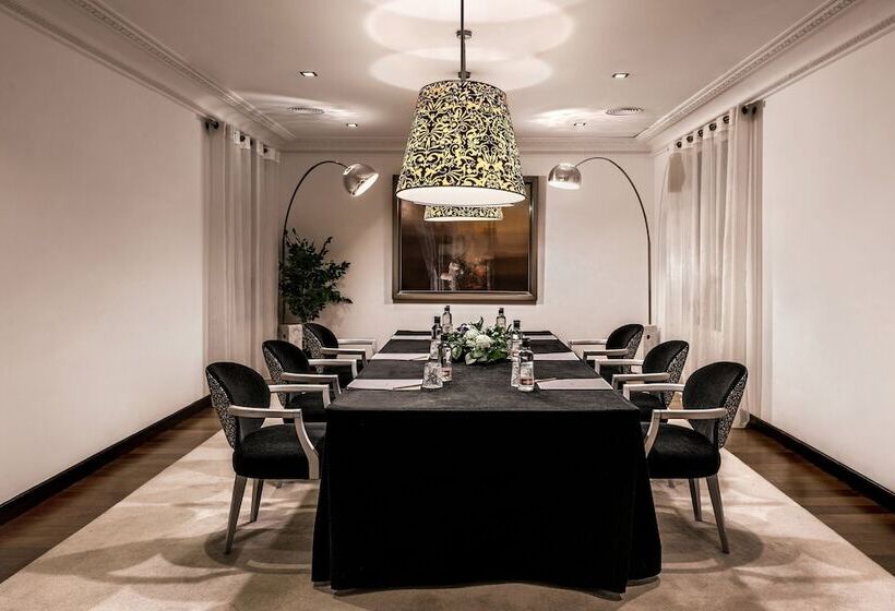 Hospes Puerta De Alcalá, A Member Of Design Hotels