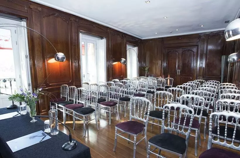 Hospes Puerta De Alcalá, A Member Of Design Hotels