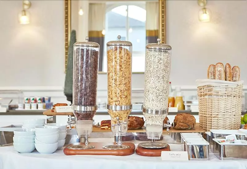 Отель Hôtel Cosmos & Spa