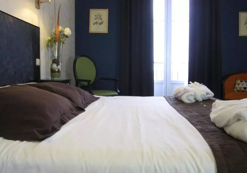 Отель Hôtel Cosmos & Spa