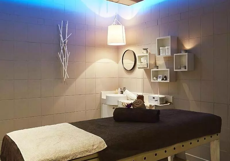 Отель Hôtel Cosmos & Spa