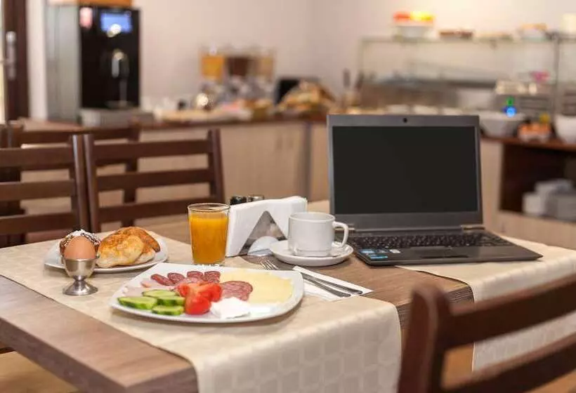 בית מלון כפרי Hugo