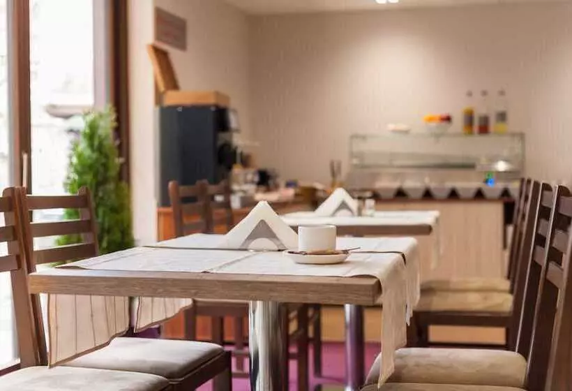 בית מלון כפרי Hugo