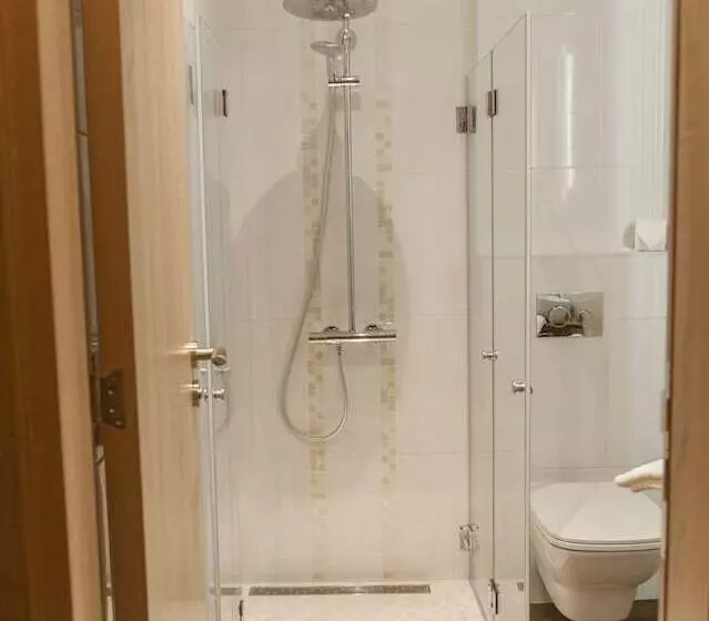 בית מלון כפרי Hugo