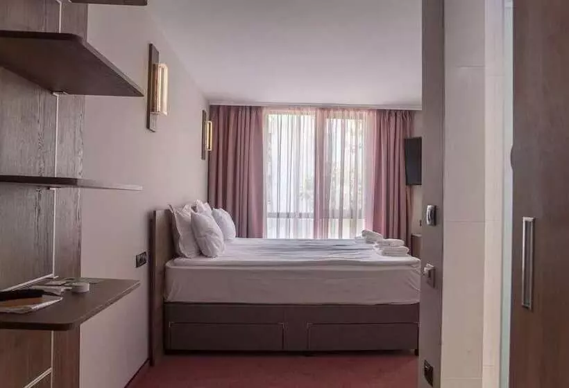 בית מלון כפרי Hugo