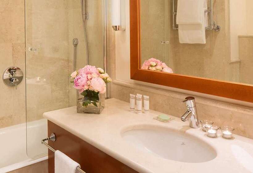 Starhotels Grand Milan