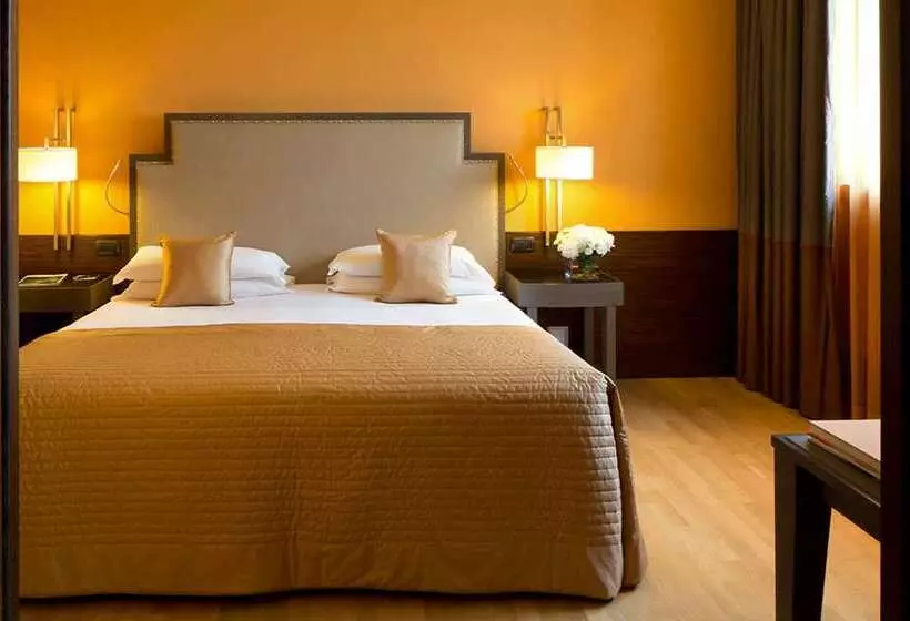 Starhotels Grand Milan