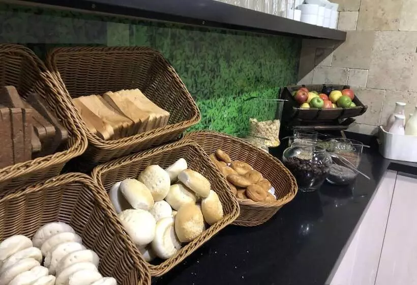 ホテル Terrano Concepción