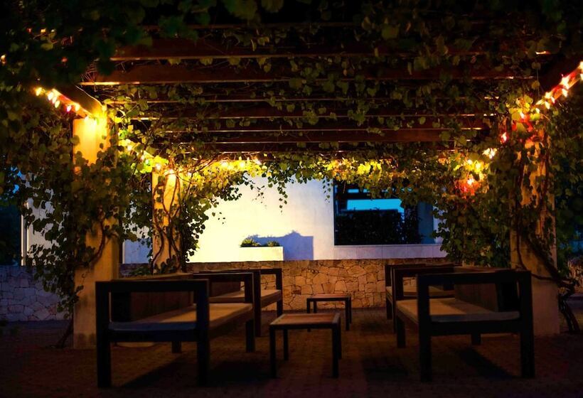 Отель Victor Country