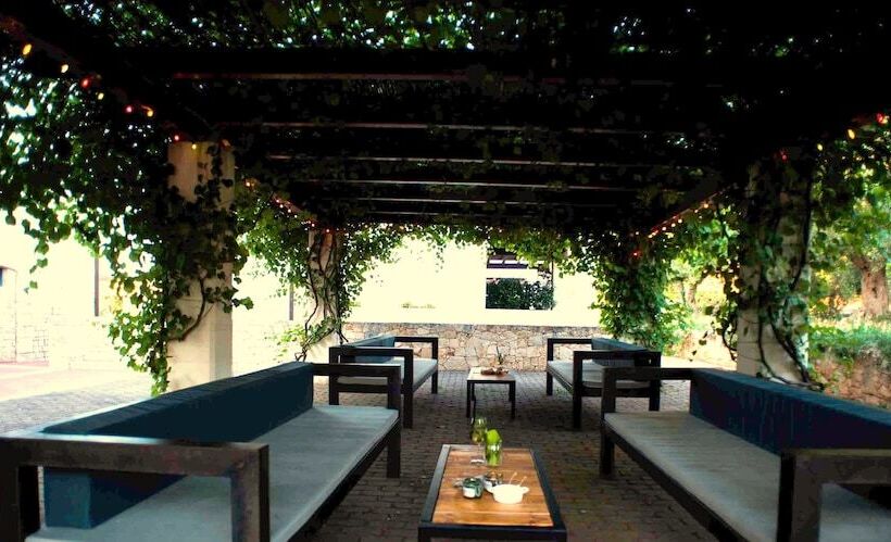 Отель Victor Country