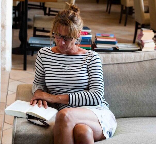 Отель Victor Country