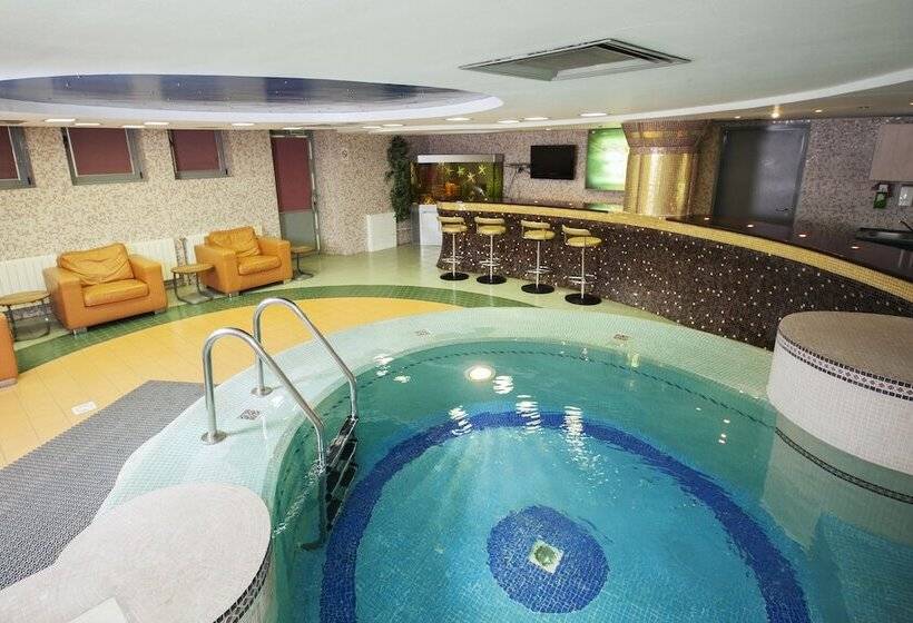 בית מלון כפרי Victoria & Business Centre Minsk