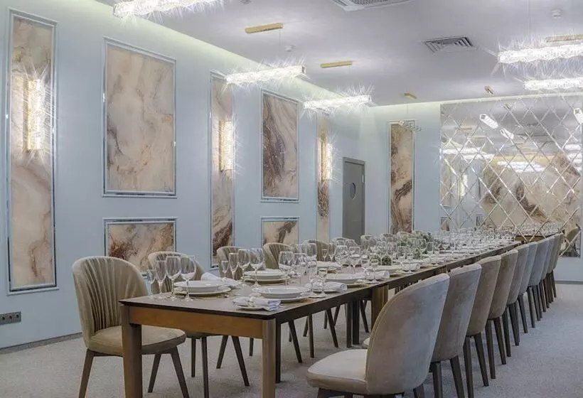 ホテル Victoria  & Business Centre Minsk