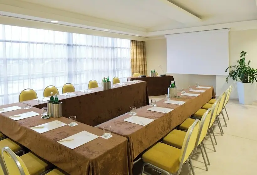 Starhotels Grand Milan