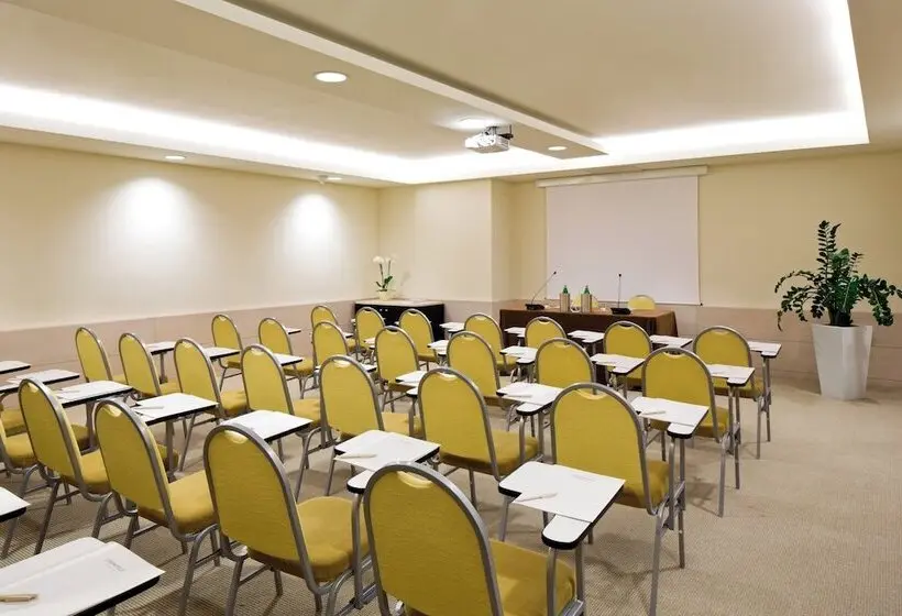 Starhotels Grand Milan