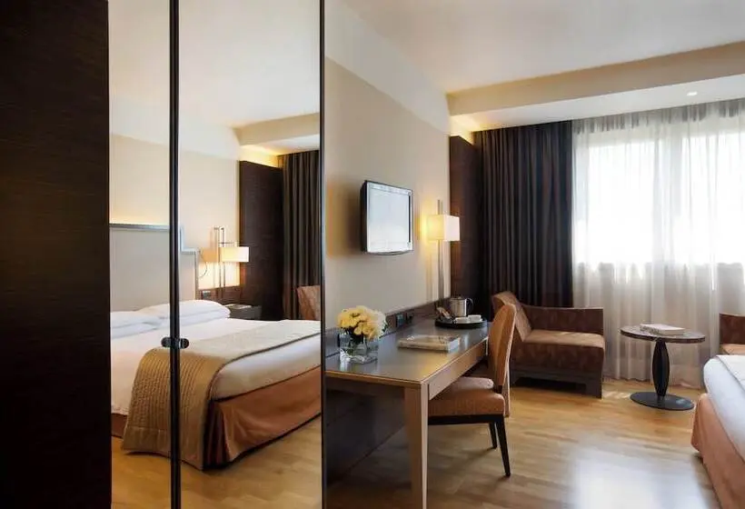Starhotels Grand Milan