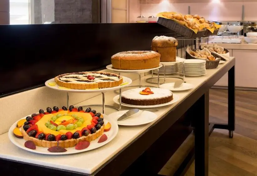 Starhotels Grand Milan