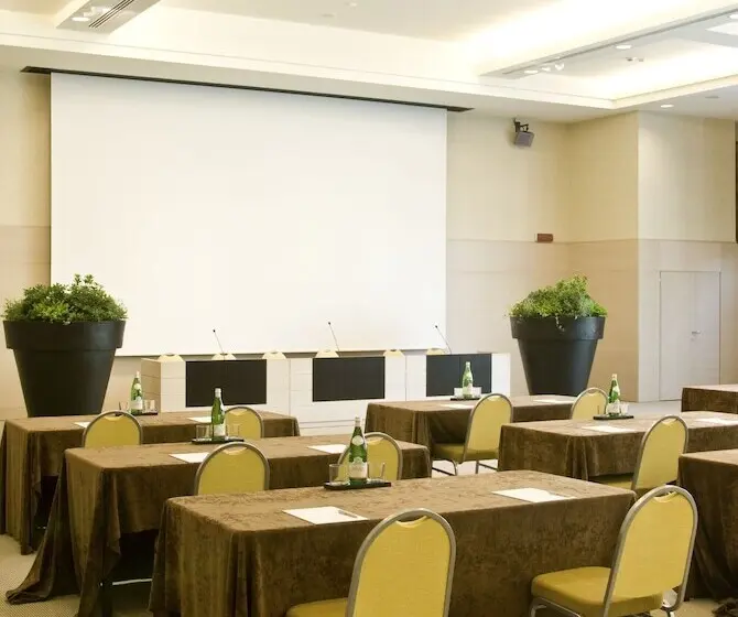 Starhotels Grand Milan