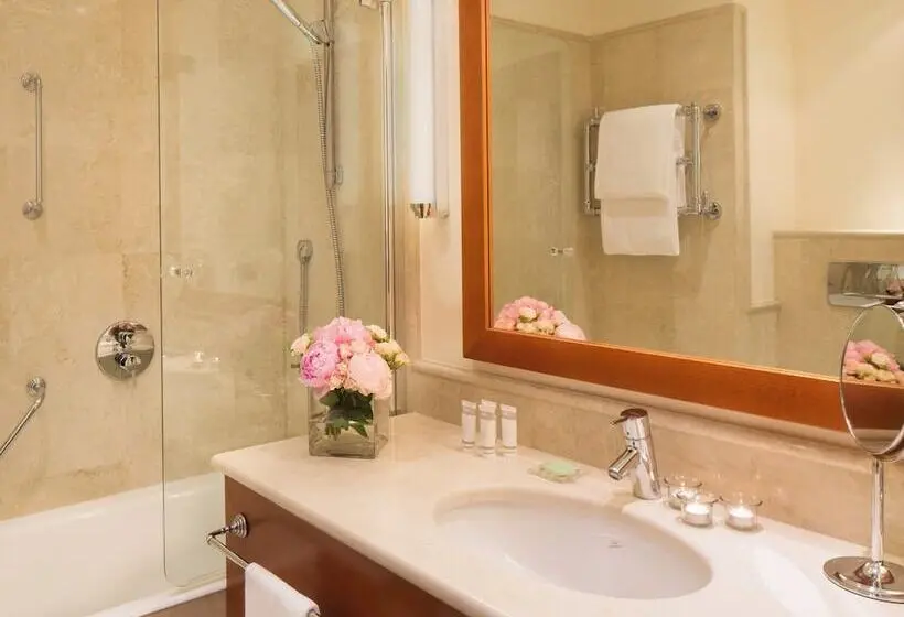 Starhotels Grand Milan