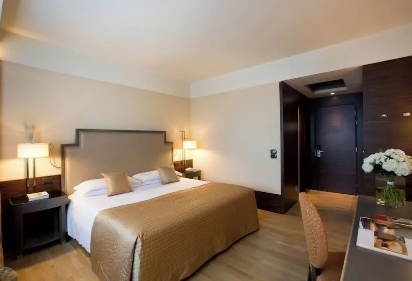Starhotels Grand Milan