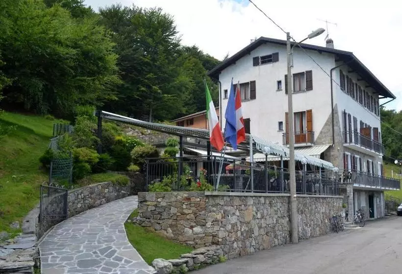 Hotelli Albergo Diana