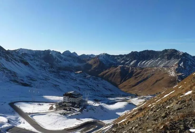 Hotelli B&b Villa Stelvio