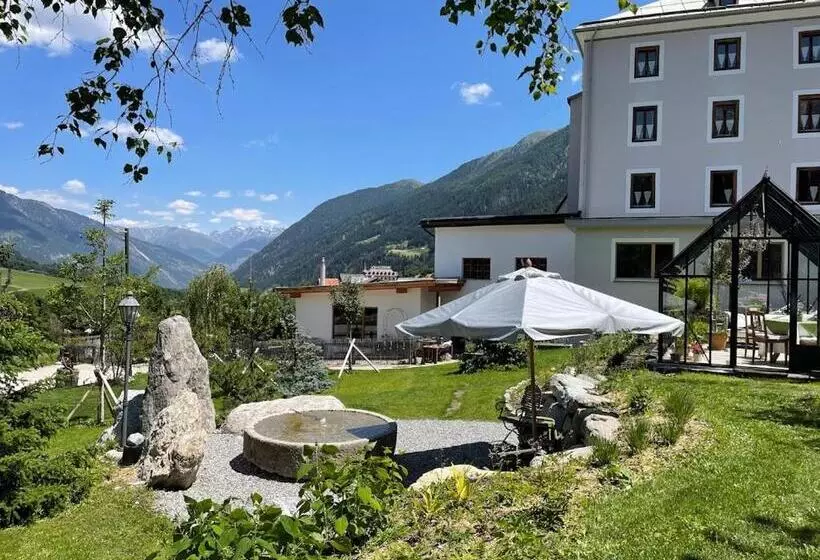 Hotelli B&b Villa Stelvio