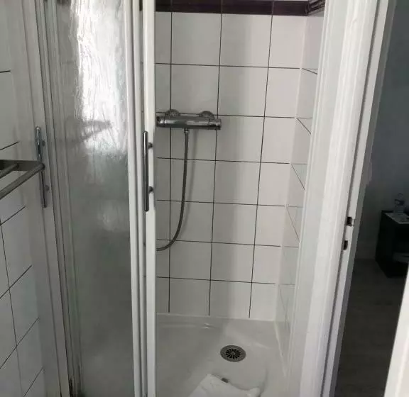 Hotelli Le Crist Al, Hôtel Familial, Climatisé, En Front De Mer