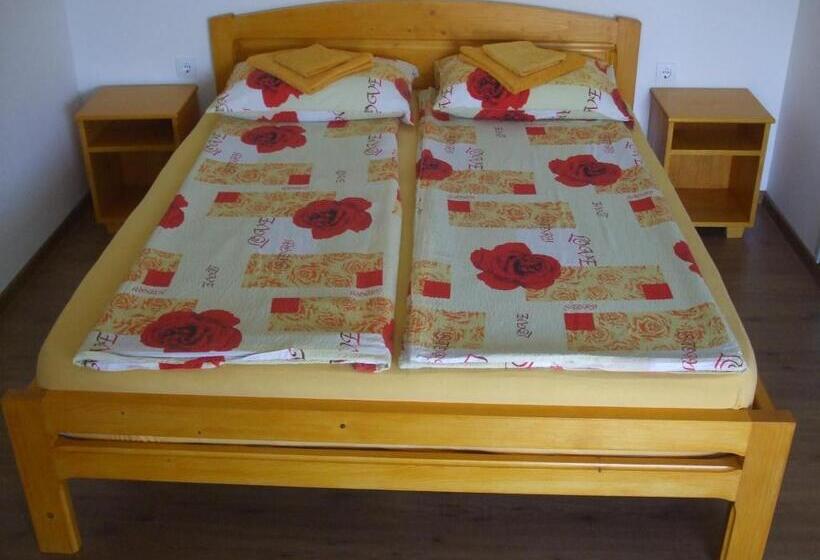 پانسیون Casa Ildikó