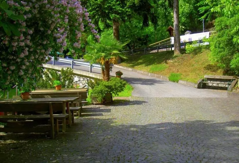 Tannerhof Bed & Breakfast