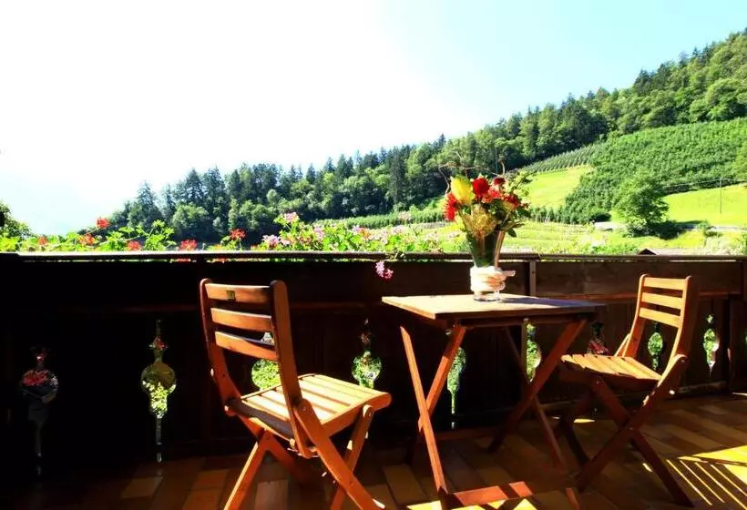 Tannerhof Bed & Breakfast