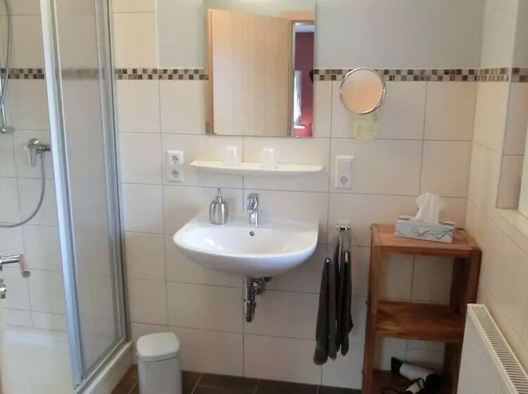 Aamiaismajoitus (B&B) Ferienweingut Hirschen Schulstraße