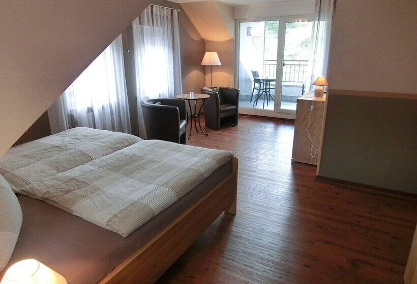 Bed and Breakfast Ferienweingut Hirschen Schulstraße