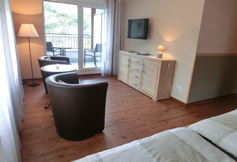 Bed and Breakfast Ferienweingut Hirschen Schulstraße