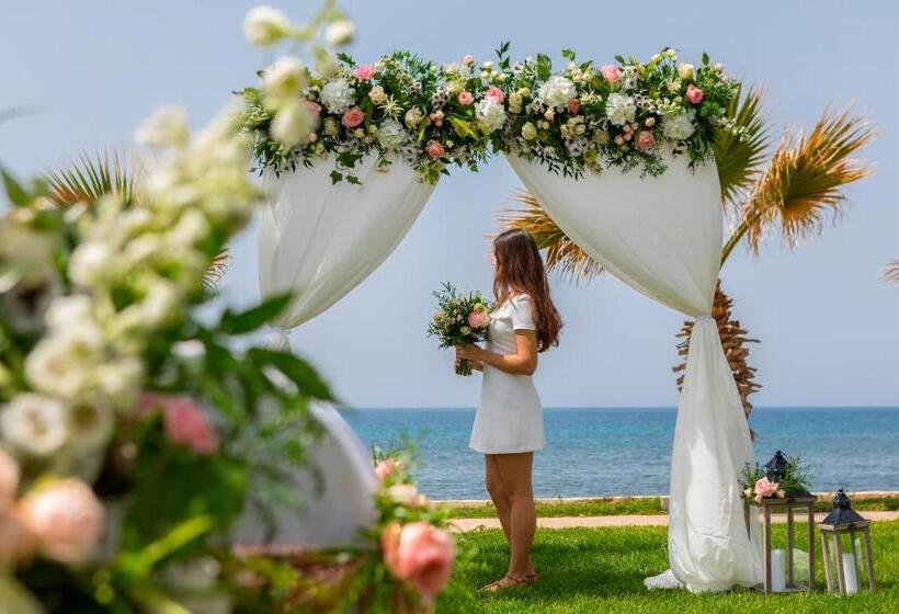 Aquamare Beach Hotel & Spa