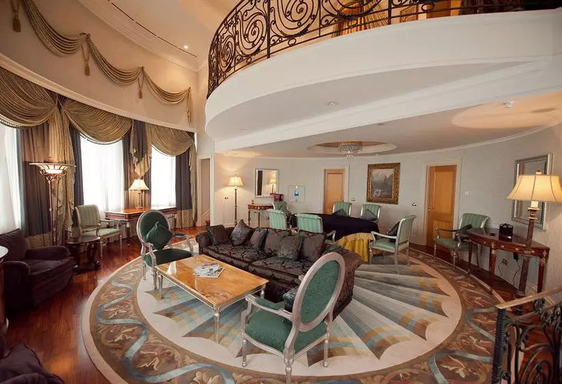 호텔 Donbass Palace