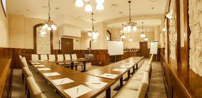 هتل Downtown Krakow