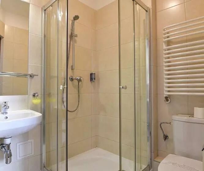 هتل Downtown Krakow