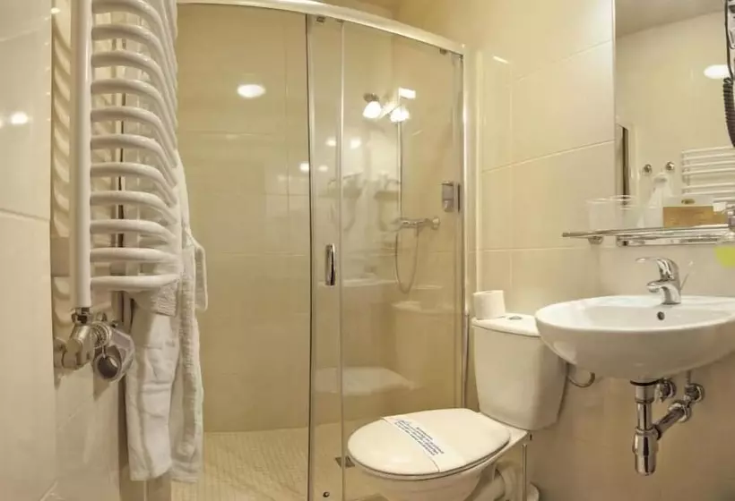 هتل Downtown Krakow