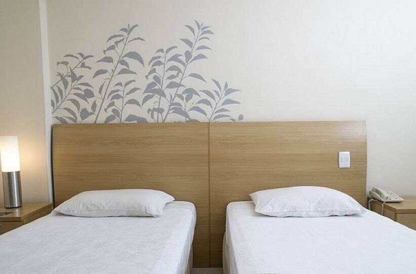 ホテル Golden Tulip Macae