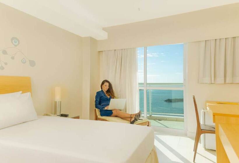 ホテル Golden Tulip Macae