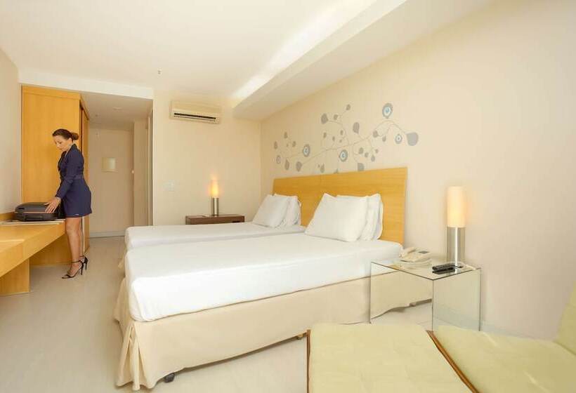 ホテル Golden Tulip Macae