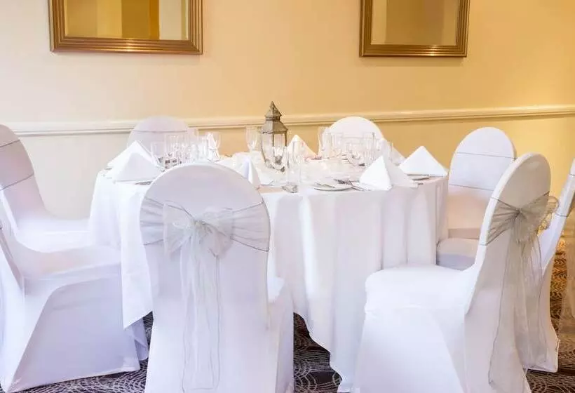 בית מלון כפרי Holiday Inn Leamington Spa   Warwick, An Ihg