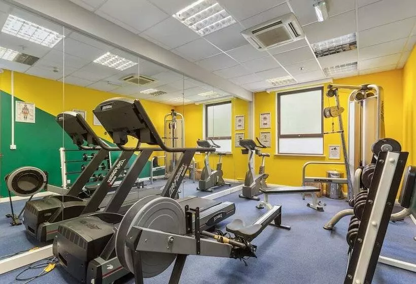 בית מלון כפרי Holiday Inn Leamington Spa   Warwick, An Ihg