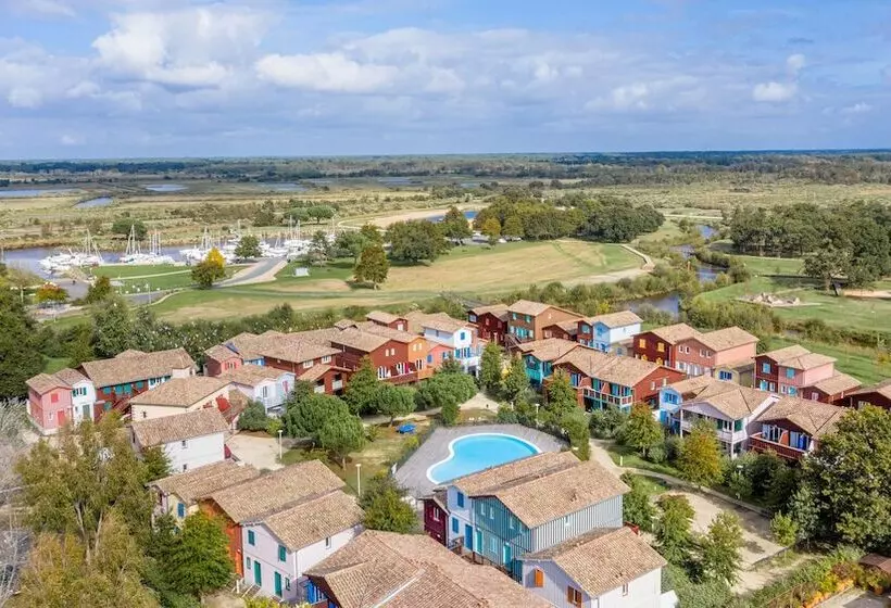 Отель Madame Vacances Les Rives Marines