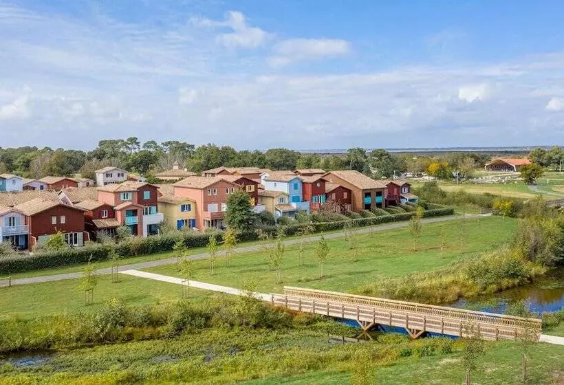 Отель Madame Vacances Les Rives Marines