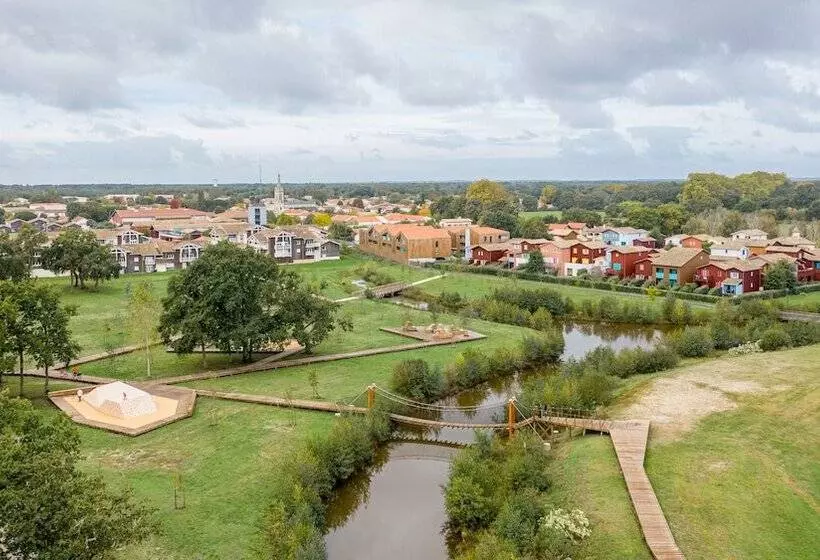 Отель Madame Vacances Les Rives Marines