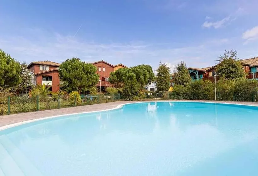 Отель Madame Vacances Les Rives Marines